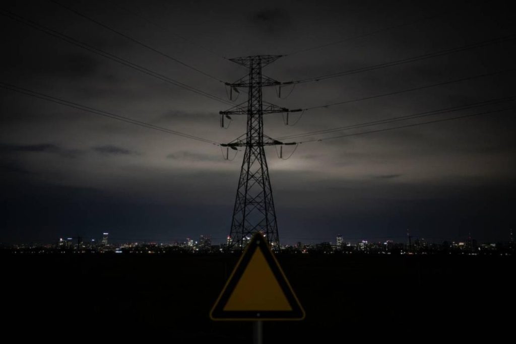 Blackout totale, anche l’Italia resta al buio: milioni di persone coinvolte in tutto il mondo | Cosa succede