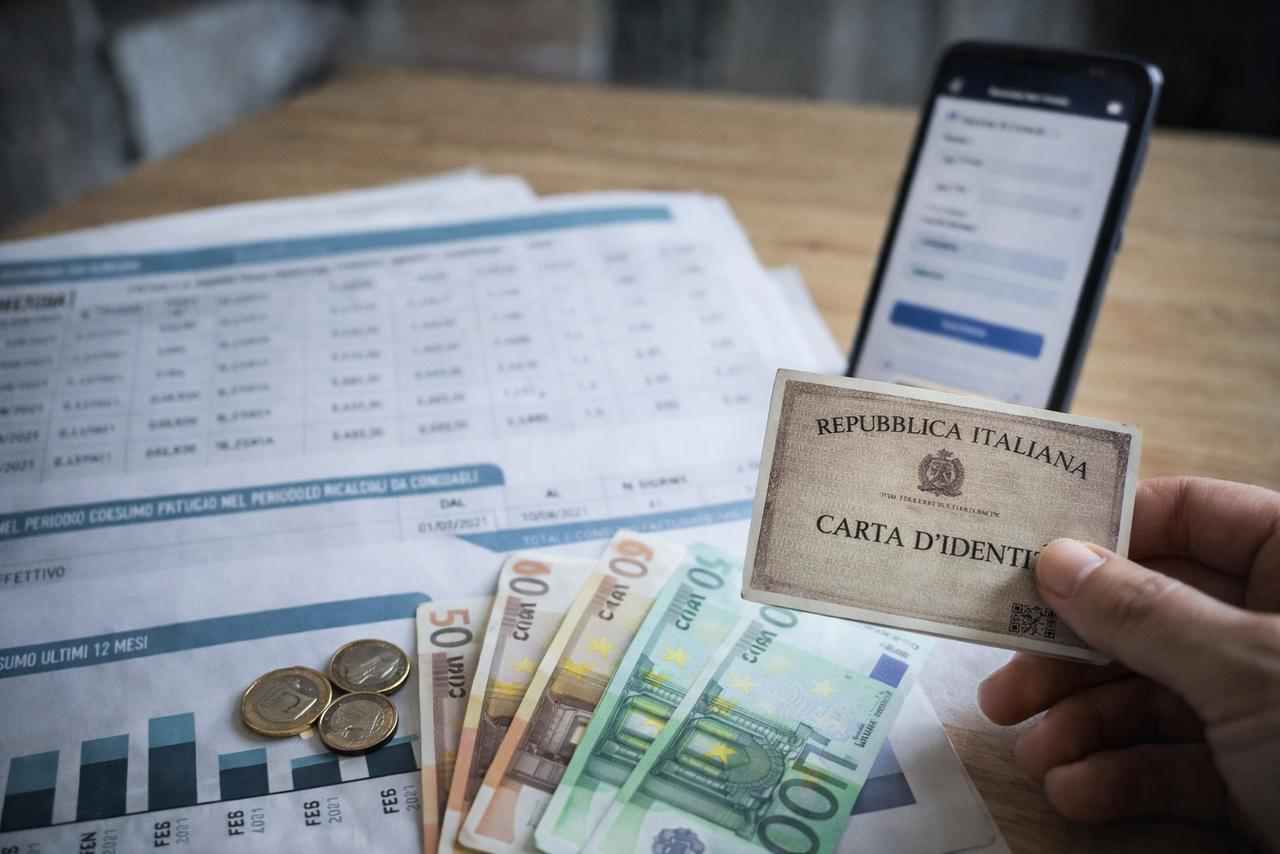 Bonus bollette, fino a 300€ in meno da subito | Ti basta presentare la carta d’identità