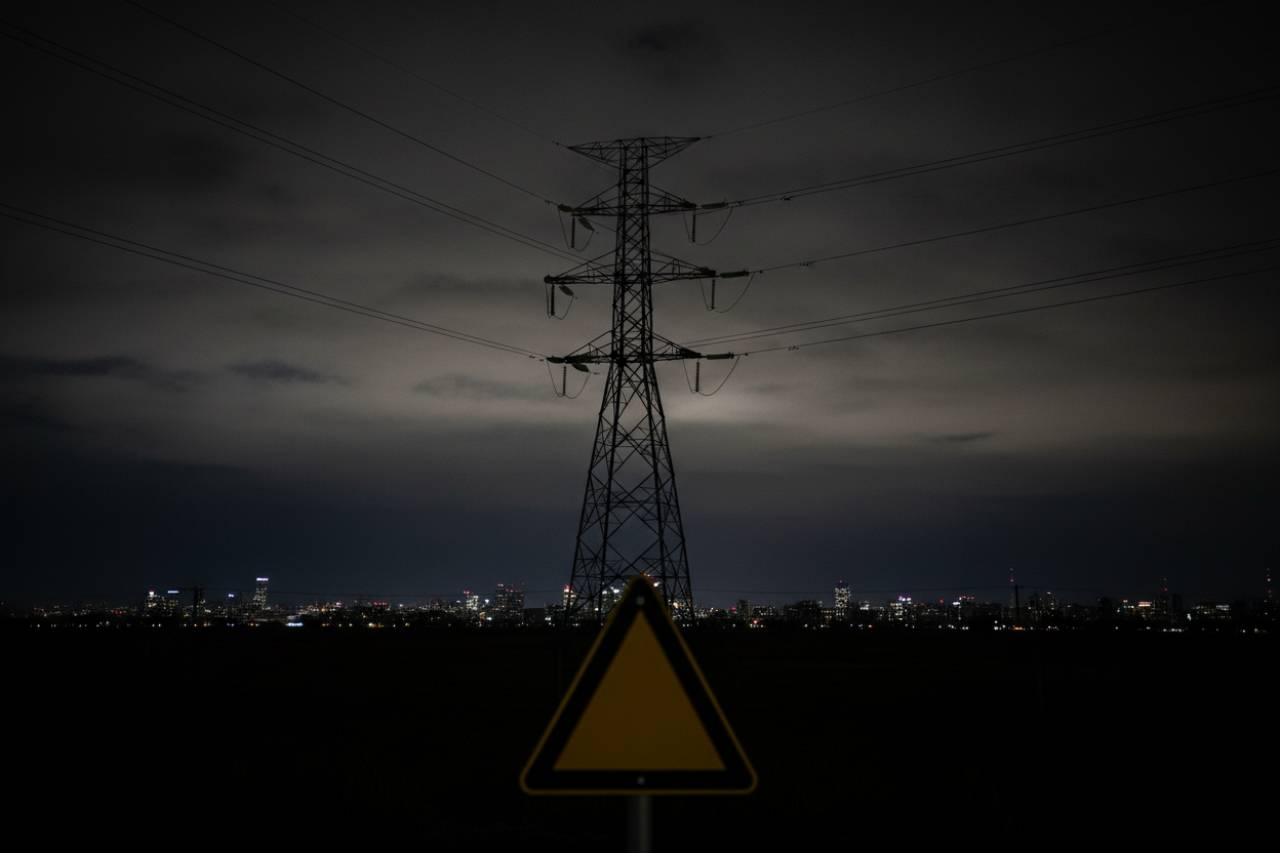 Blackout totale, anche internet non funziona più: da ore ormai il Paese è tagliato fuori | Conseguenze dei conflitti