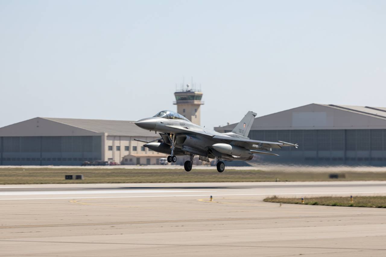 Guerra, due aerei militari sulla Sicilia: l’annuncio di Crosetto: “rischi che questa situazione comporta per il nostro Paese…”