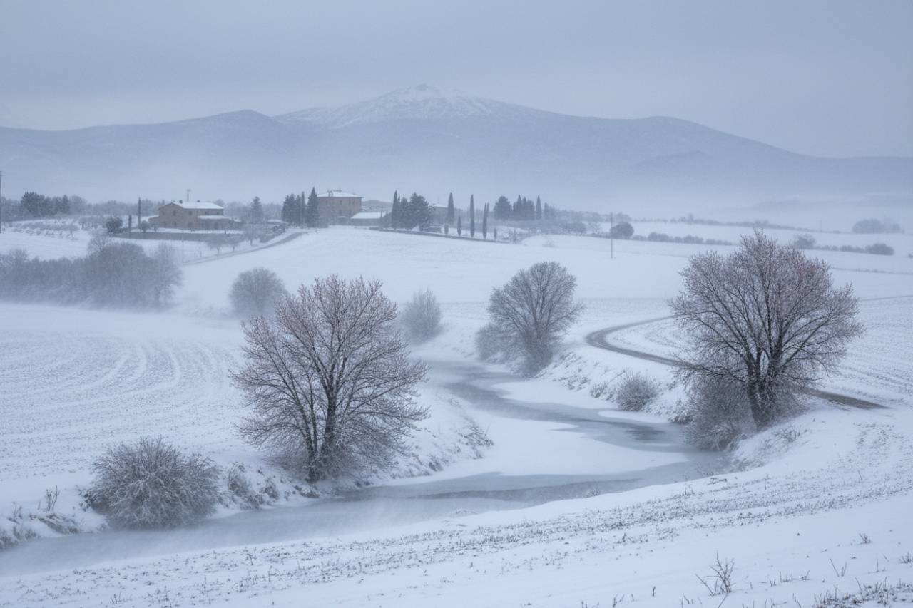Primavera cancellata, arriva il gelo improvviso in Italia | Neve e raffiche forti tra mercoledì e giovedì su queste regioni