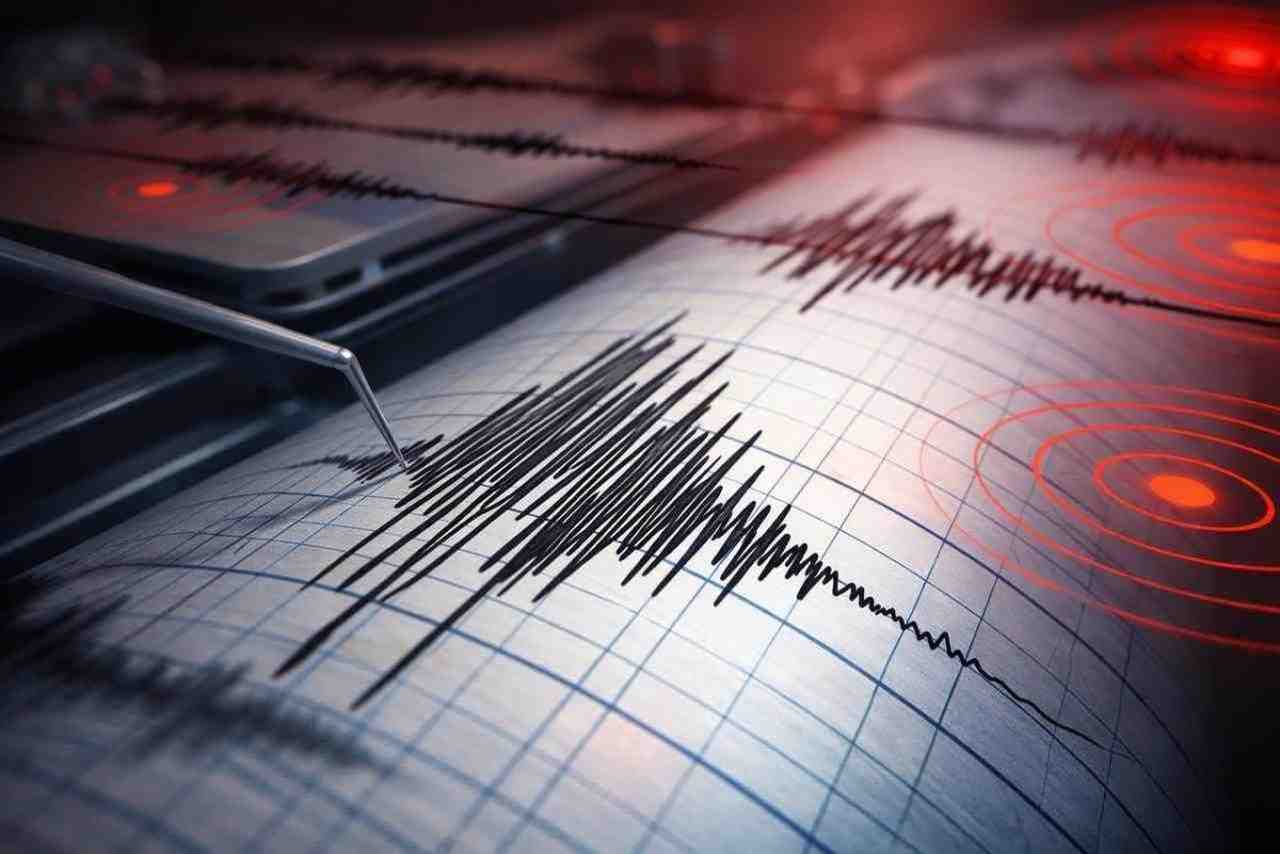 L’Italia trema, nuova scossa violenta: cittadini nel panico scuole chiuse | Edifici a rischio